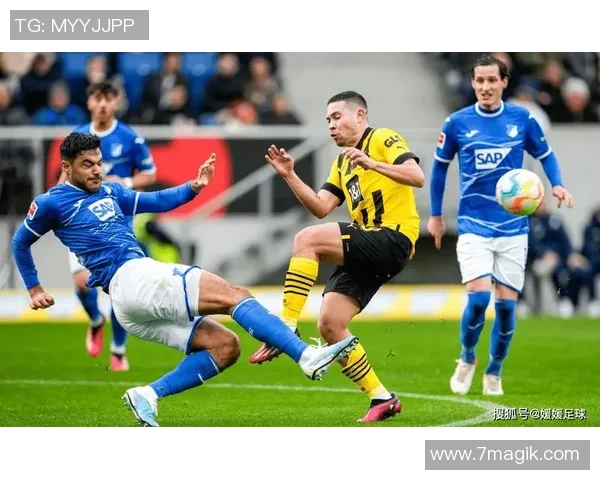 金泽塞维与京都不死鸟的激烈对决展现足球魅力与战术智慧